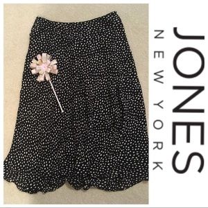 Jones New York Size 8 Flowy Silk Skirt, Like New